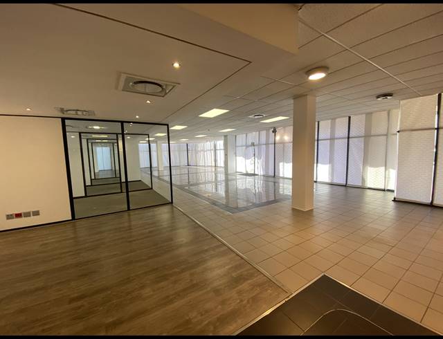 374M² OFFICE TO LET IN CLAREMONT